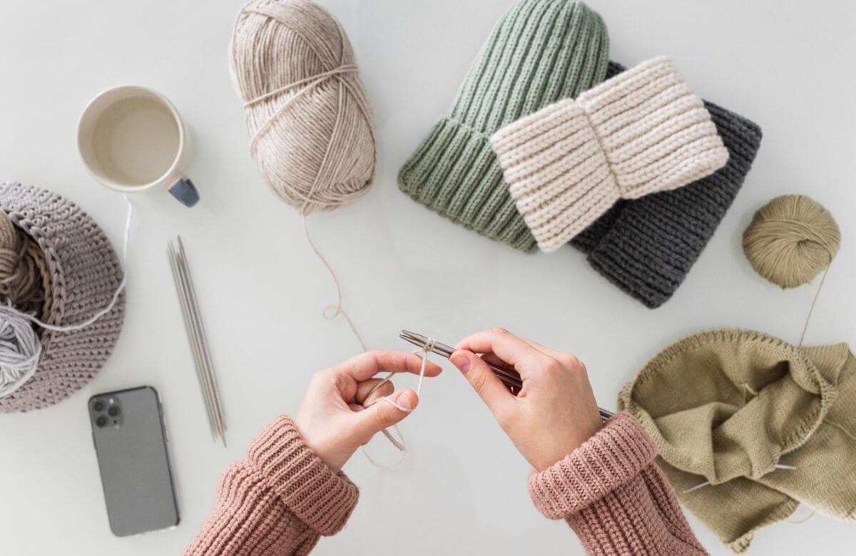 why does yarn twist when knitting